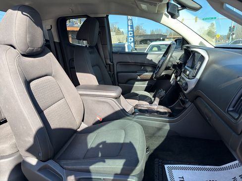 Used 2016 GMC Canyon SLE image 16