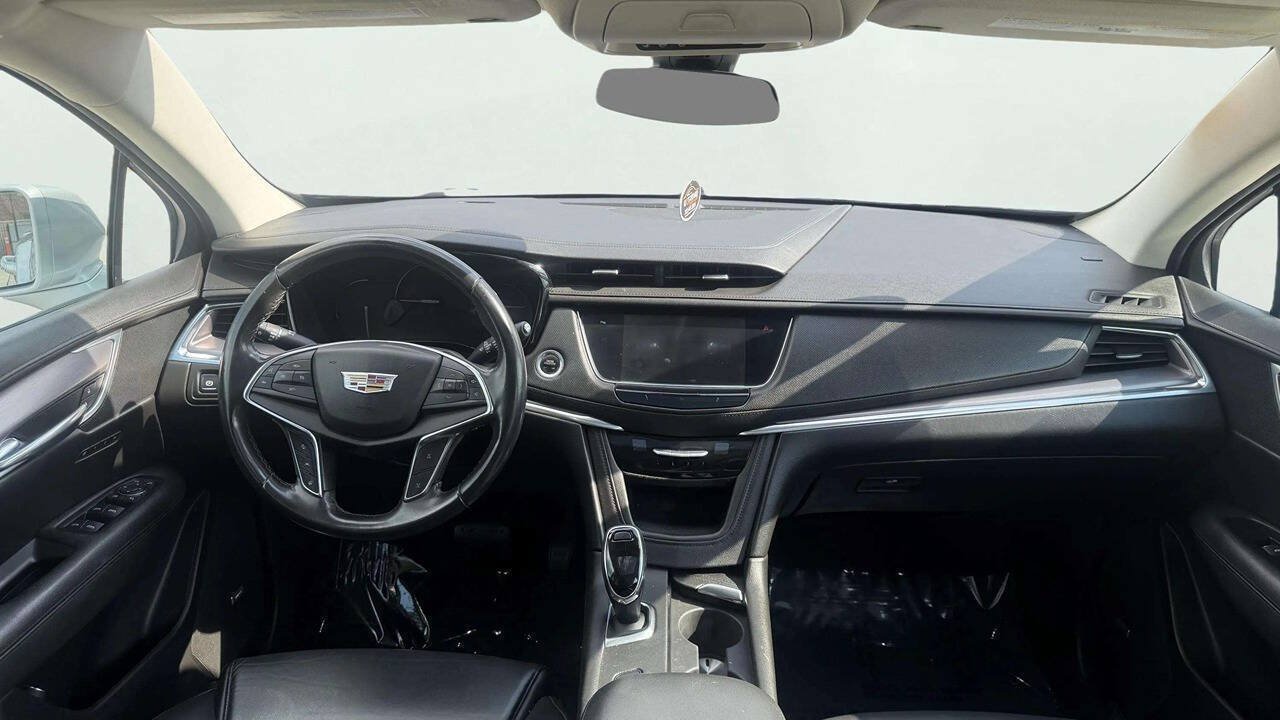 Used 2018 Cadillac XT5 Luxury w/ Driver Awareness Package AWD/4WD image 16