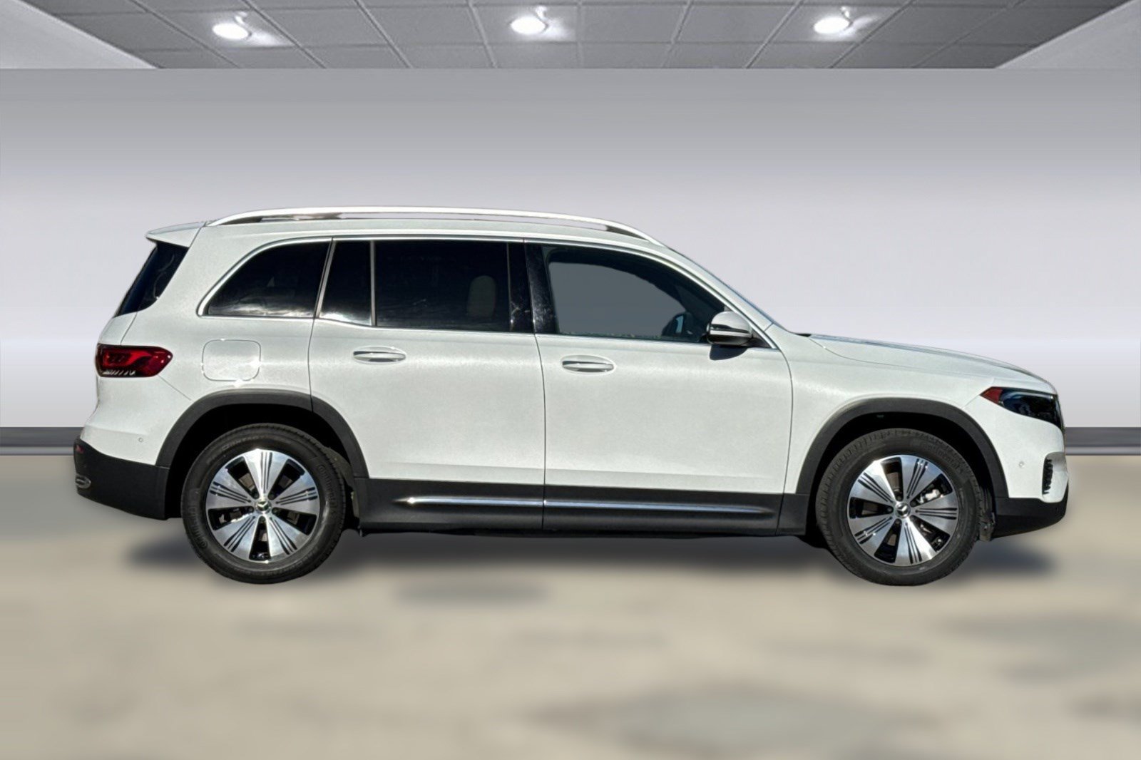 Used 2023 Mercedes-Benz EQB 250+ image 8