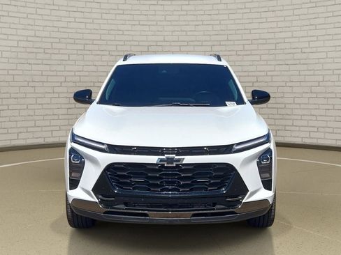 Used 2024 Chevrolet Trax ACTIV w/ Driver Confidence Package FWD image 2