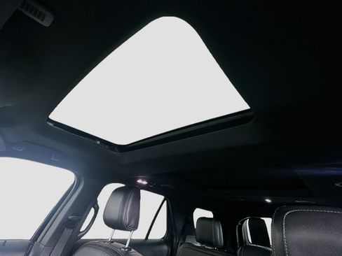Used 2018 Ford Explorer Limited FWD image 25