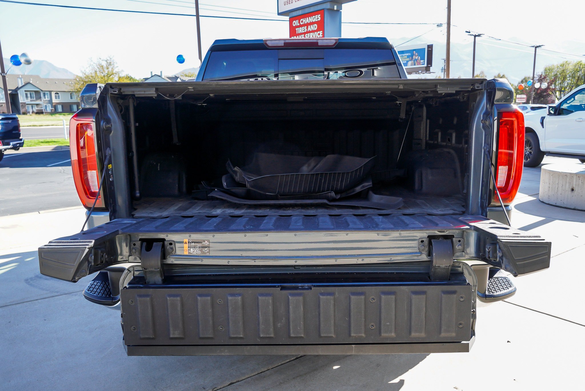Used 2020 GMC Sierra 1500 SLT w/ SLT Premium Plus Package AWD/4WD image 14