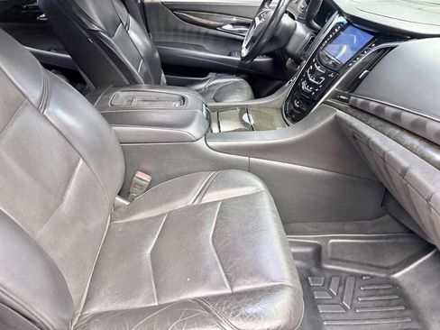 Used 2016 Cadillac Escalade Platinum AWD/4WD image 12