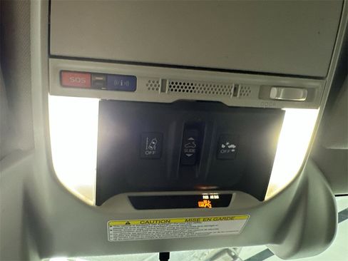 Used 2020 Subaru Forester Limited image 32