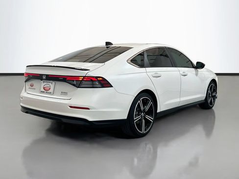 Used 2025 Honda Accord Sport image 4