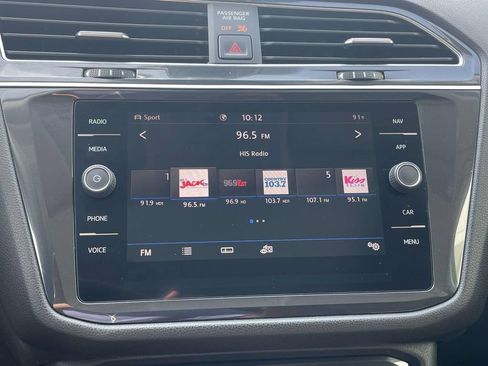 Used 2020 Volkswagen Tiguan SEL AWD/4WD image 27