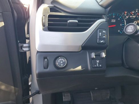 Used 2017 GMC Yukon SLT w/ Open Road Package image 27