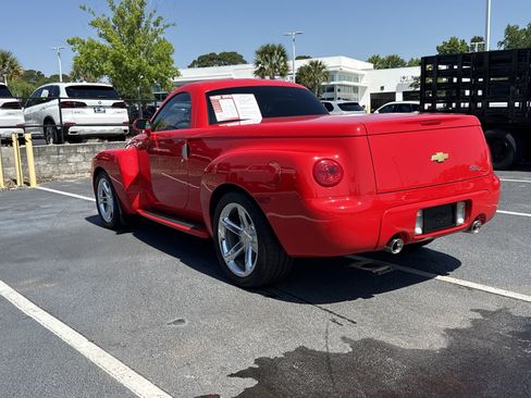 Used 2005 Chevrolet SSR w/ Preferred Equipment Group RWD image 18