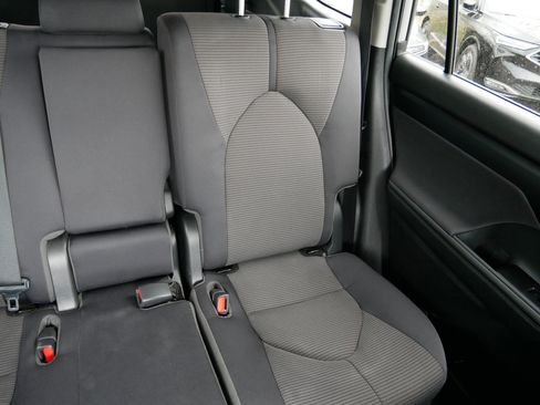 Used 2023 Toyota Highlander L image 14