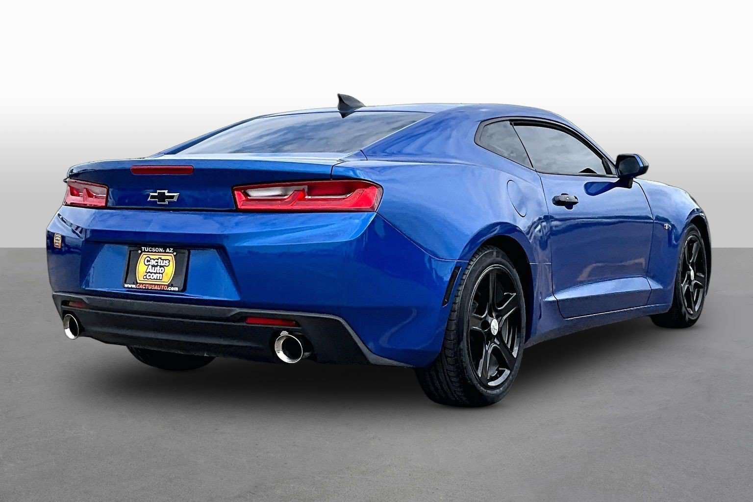 Used 2017 Chevrolet Camaro LS RWD image 2