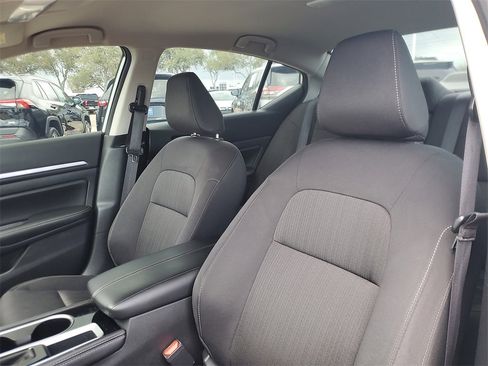 Used 2023 Nissan Altima 2.5 SV image 14