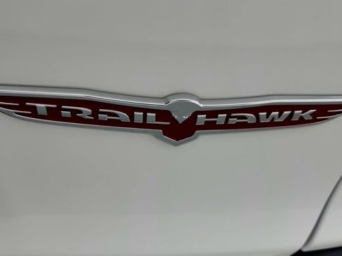 Used 2021 Jeep Cherokee Trailhawk w/ Sun, Sound & Nav Group AWD/4WD image 13