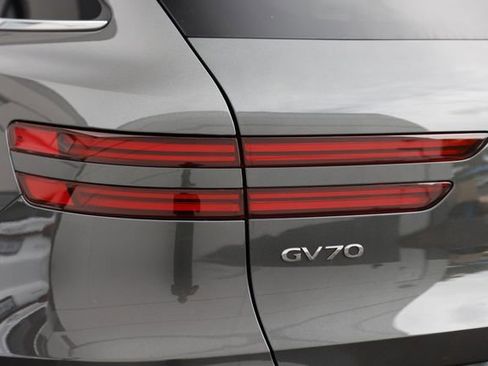New 2025 Genesis Electrified GV70 Advanced w/ Prestige Package image 10