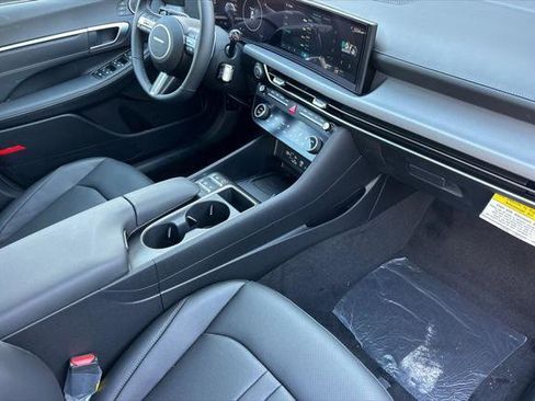 New 2025 Hyundai Sonata Limited image 12
