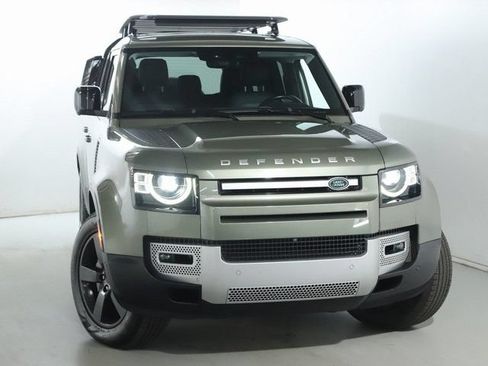 Certified 2022 Land Rover Defender 110 SE AWD/4WD image 2