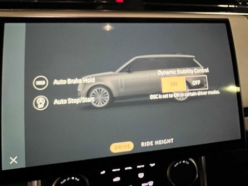 Used 2023 Land Rover Range Rover SE image 35