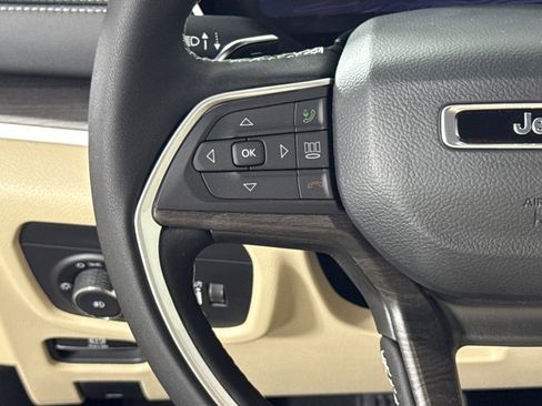 New 2025 Jeep Grand Cherokee L Limited w/ Black Appearance Package image 14