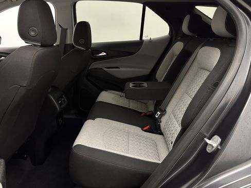 Used 2022 Chevrolet Equinox LS image 24