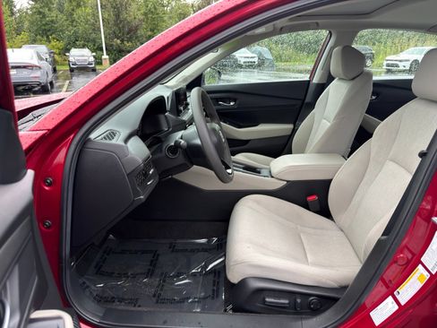 Used 2024 Honda Accord EX image 11