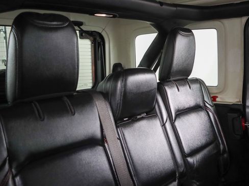 Used 2018 Jeep Wrangler Unlimited Rubicon AWD/4WD image 28