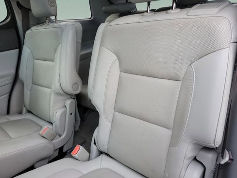 Used 2018 GMC Acadia SLT image 21