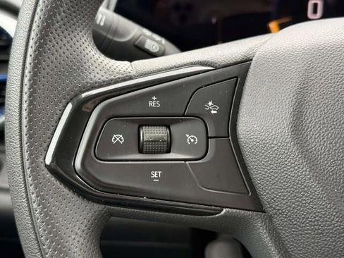 Used 2025 Chevrolet Trax LT image 19