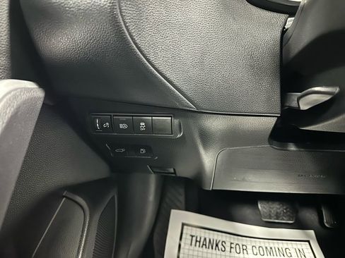 Used 2025 Toyota Corolla Cross AWD Hybrid w/ Convenience Package image 17