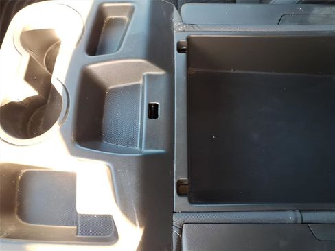 Used 2022 Chevrolet Silverado 1500 Custom image 30