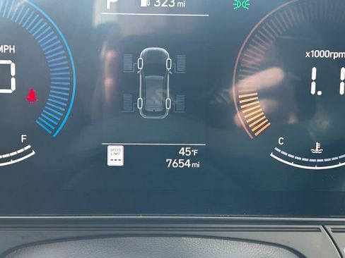 Certified 2025 Hyundai Kona SEL image 22