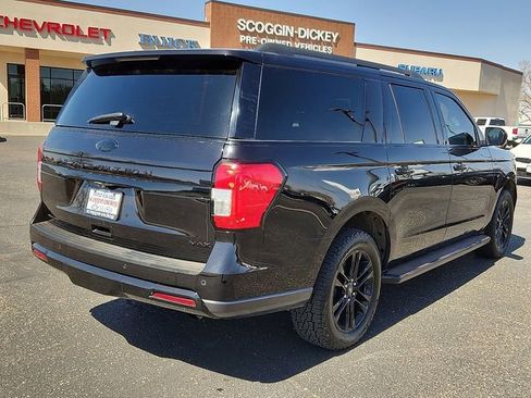 Used 2022 Ford Expedition Max XLT image 4