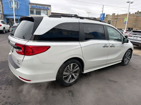 Certified 2023 Honda Odyssey Touring image 4