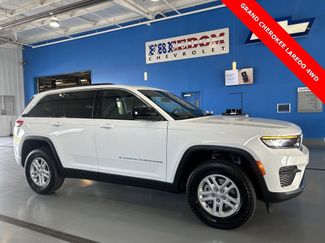 New 2025 Jeep Grand Cherokee Laredo image 1