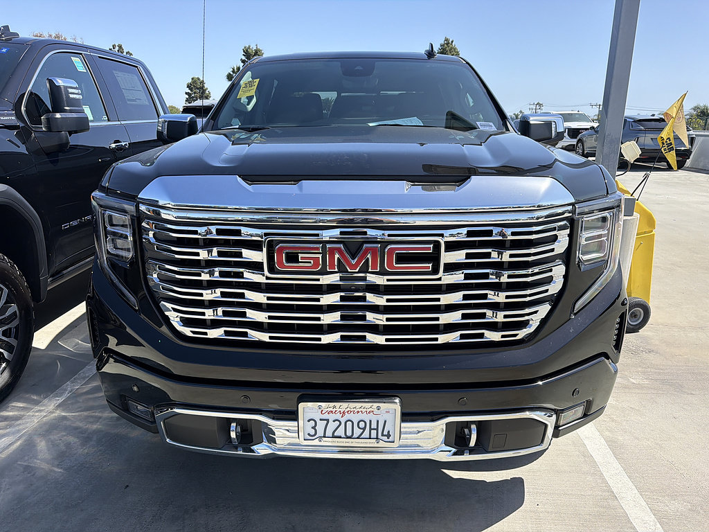 Used 2026 GMC Sierra 1500 Denali w/ Technology Package AWD/4WD image 1