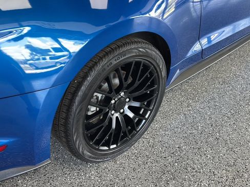 Used 2018 Ford Mustang GT Premium RWD image 34