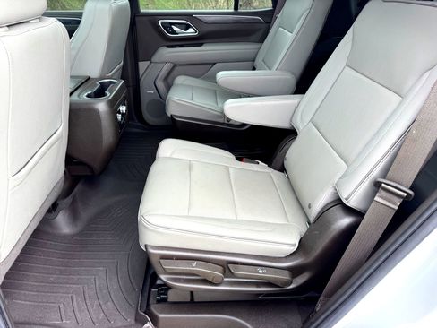 Used 2022 GMC Yukon SLT w/ SLT Premium Package image 20