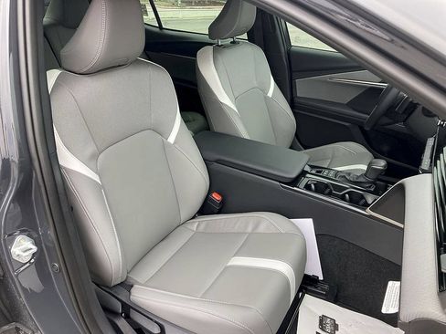 Used 2026 Toyota Camry SE FWD image 28