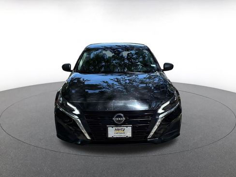 Used 2025 Nissan Altima 2.5 SV FWD image 8