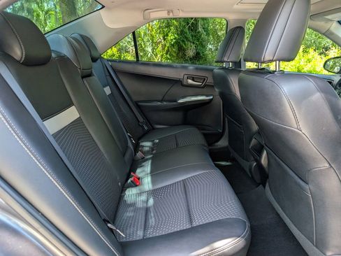 Used 2013 Toyota Camry SE w/ Convenience Pkg FWD image 15