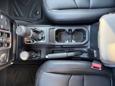 Used 2025 Jeep Gladiator Sport AWD/4WD image 22