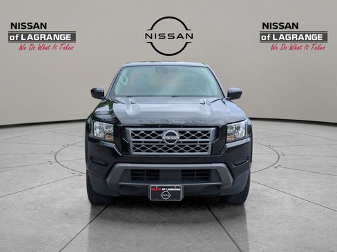 Used 2022 Nissan Frontier SV RWD image 2