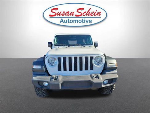 Used 2018 Jeep Wrangler Unlimited Sport S image 2