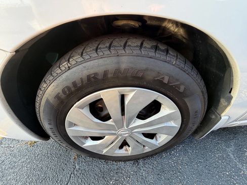 Used 2021 Nissan Versa S FWD image 24