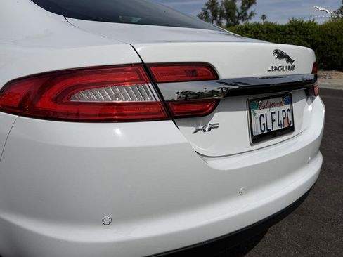 Used 2015 Jaguar XF Premium RWD image 25