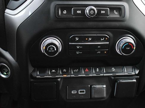 Used 2025 Chevrolet Silverado 1500 Custom image 18