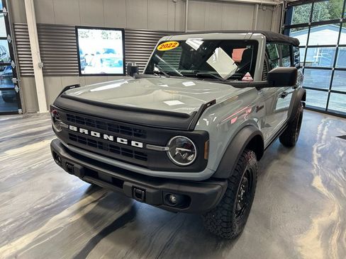 Used 2022 Ford Bronco Black Diamond AWD/4WD image 2