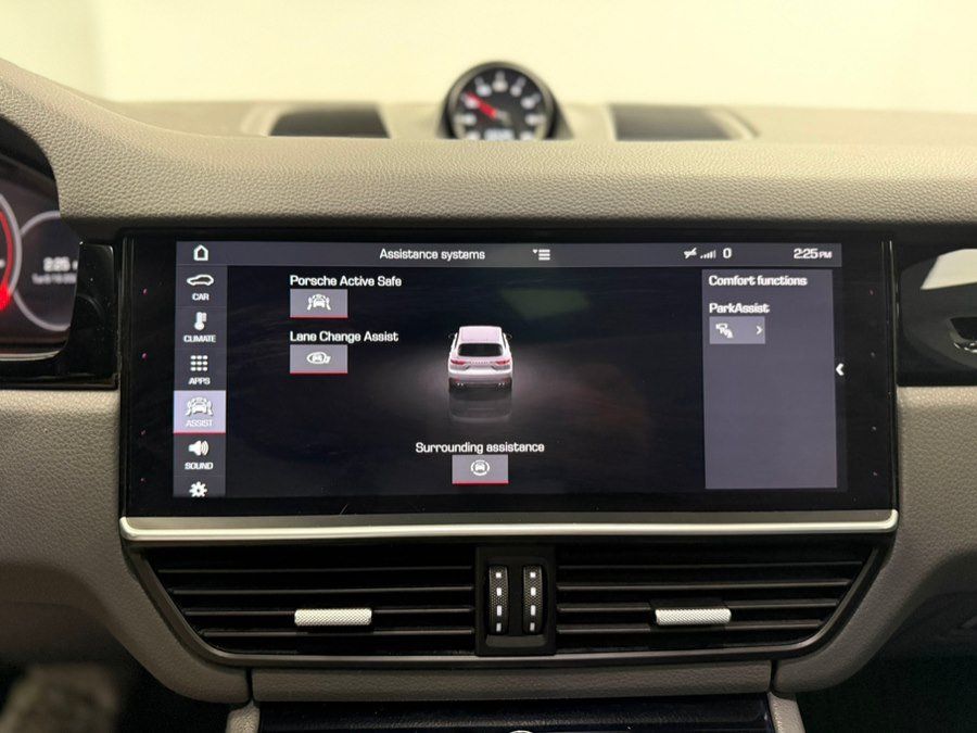 Used 2019 Porsche Cayenne S w/ Premium Plus Package AWD/4WD image 80