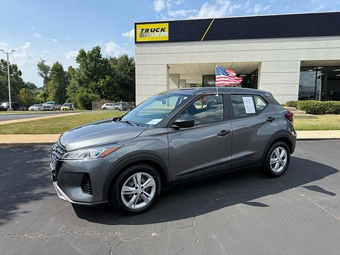 Used 2024 Nissan Kicks S FWD image 2