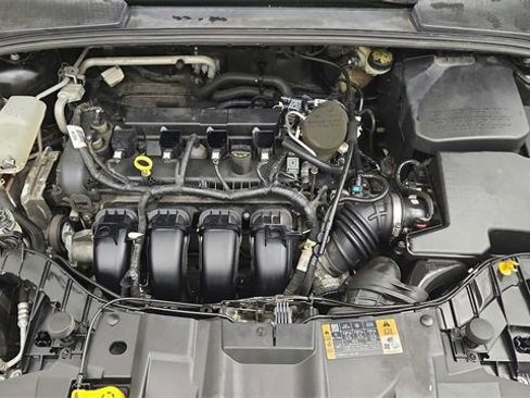 Used 2015 Ford Focus SE w/ Reverse Sensing Package image 16