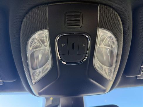 New 2026 Jeep Compass Latitude image 25