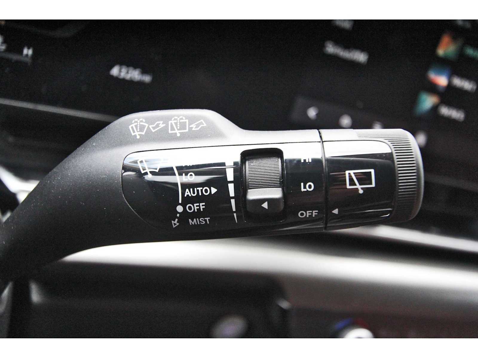 Used 2025 Kia Carnival SX Prestige FWD image 19